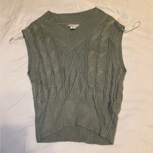 Green Cable Knit Sleeveless Sweater